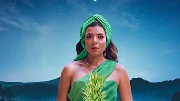 ناهد السباعي بصورة مع جدها فريد شوقي