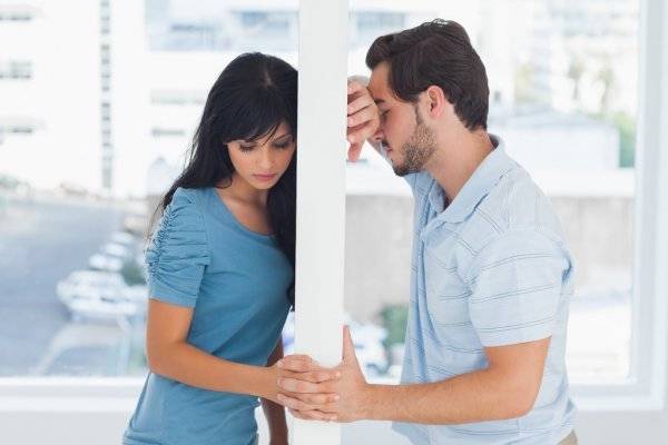 تعرّفي على مواصفات الرجل الذي لا يعبّر عن عواطفه