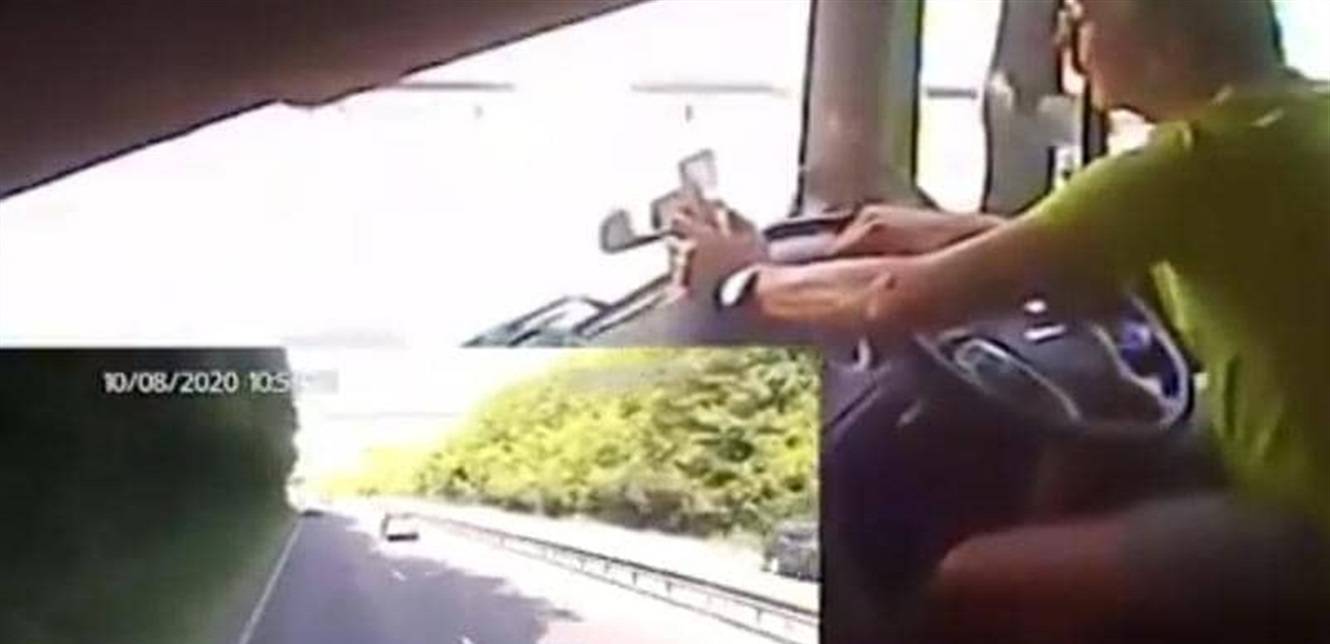 احذروا الانشغال بالهاتف أثناء القيادة...شاهدوا هذا الفيديو المأسوي