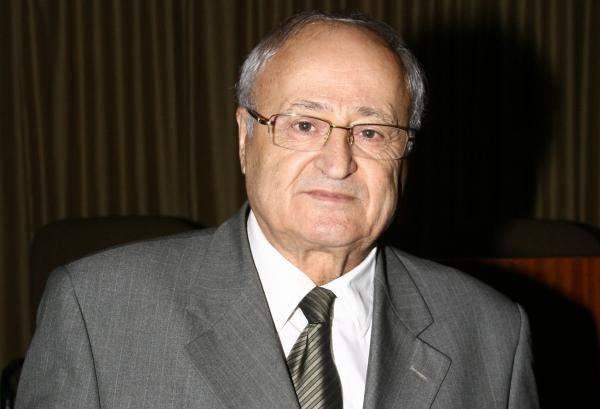 المستشارية الثقافية الايرانية كرمت الاديب ميشال كعدي