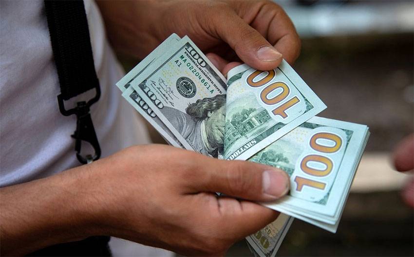 كيف افتتح سعر صرف الدولار صباحاً؟