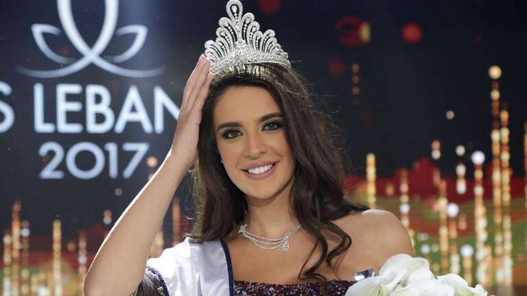 ملكة جمال لبنان السابقة: نعم للحب ملايين المرات (صور)