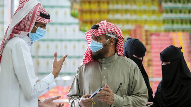 السعودية تعلن تطعيم ربع سكانها