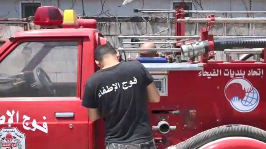 مشاركة طرابلسية وفلسطينية في إهماد الحرائق