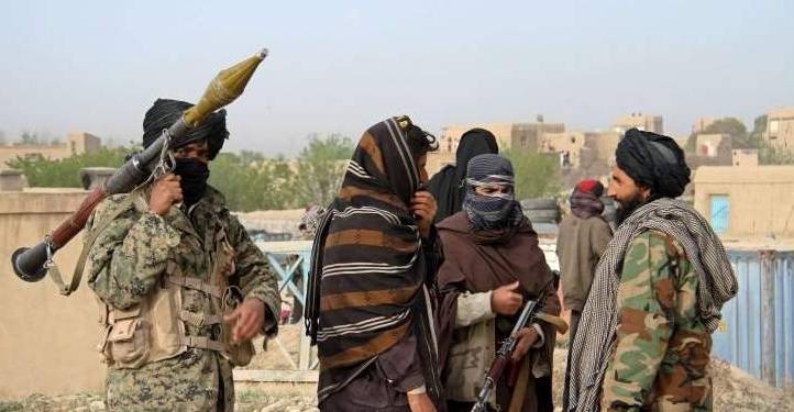 وزارة الدفاع الأفغانية: مقتل 75 مسلحاً من "طالبان" في غارات جوية على مدينة لشكر غاه