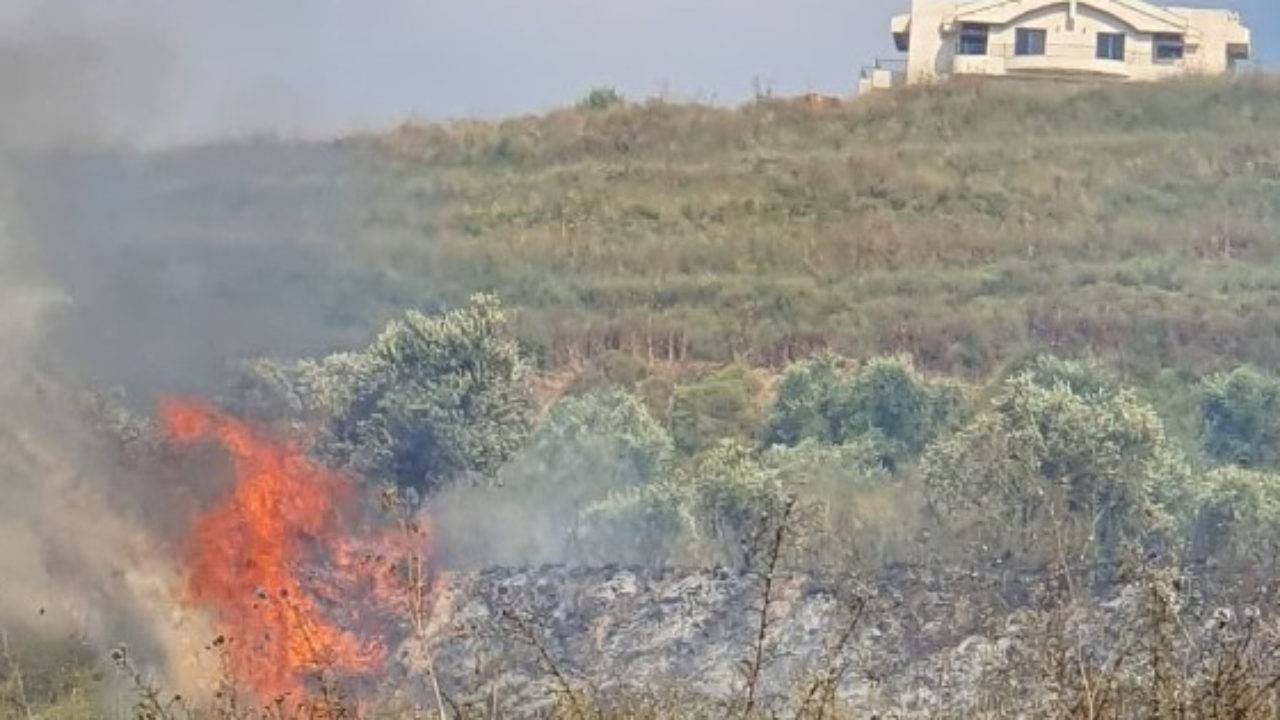 حرائق في محيط تلال كفرشوبا نتيجة قصف العدو
