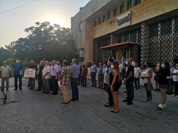 أبناء بلاد البترون نفذوا وقفة تضامنية مع عائلات شهداء انفجار المرفأ