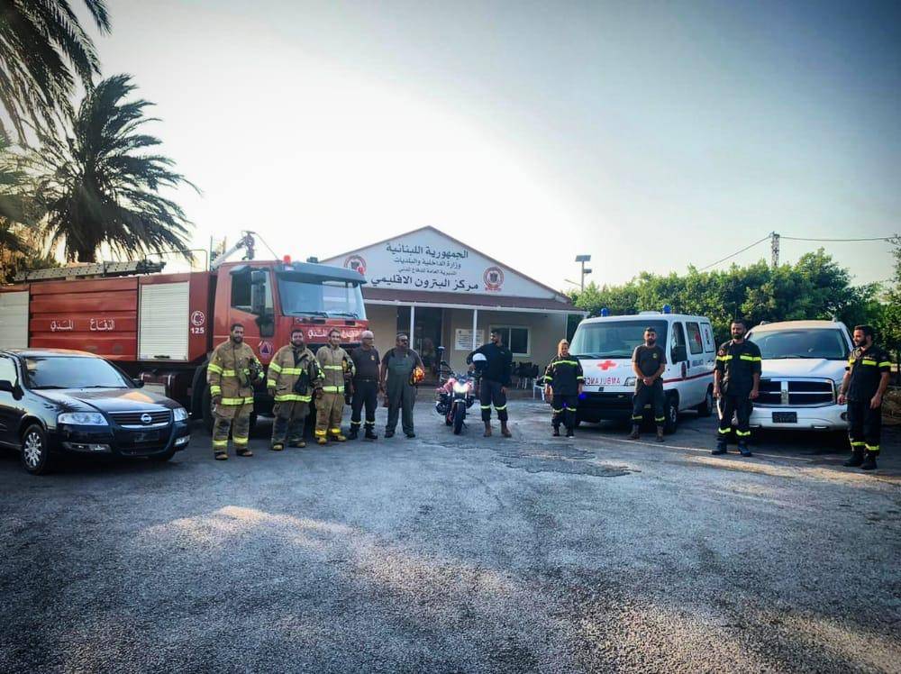 تحية من عناصر الدفاع المدني في البترون لشهداء المرفأ