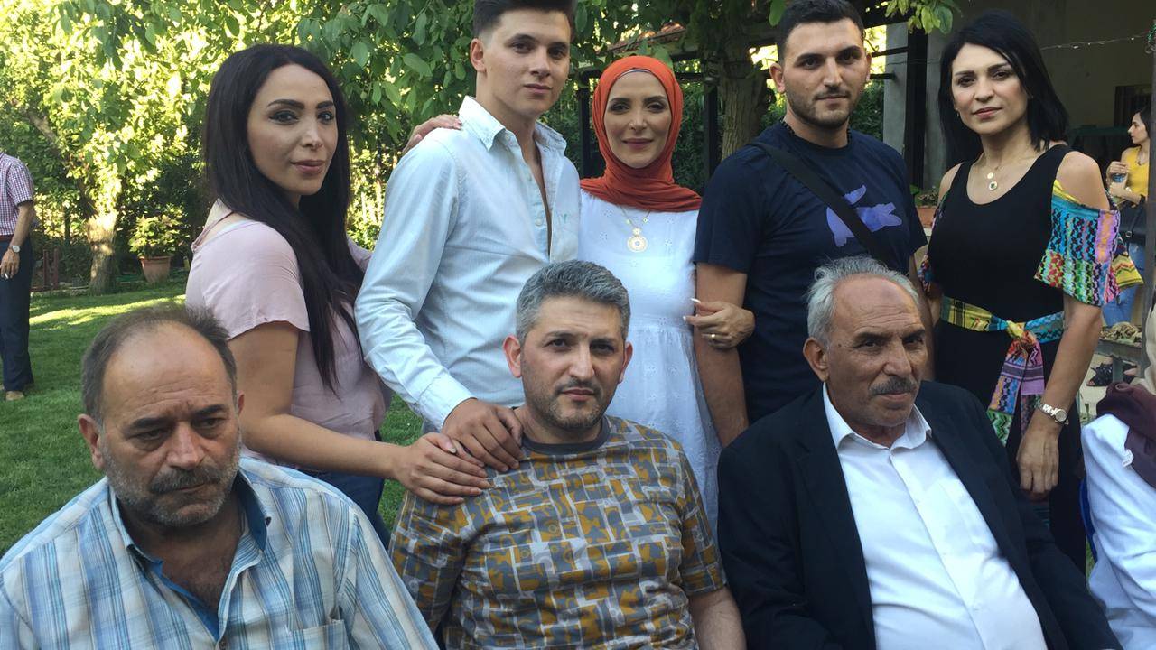 بعد توقيفه 10 أشهر في الإمارات.. هكذا إستقبلت تمنين التحتا إبنها حسين مرتضى