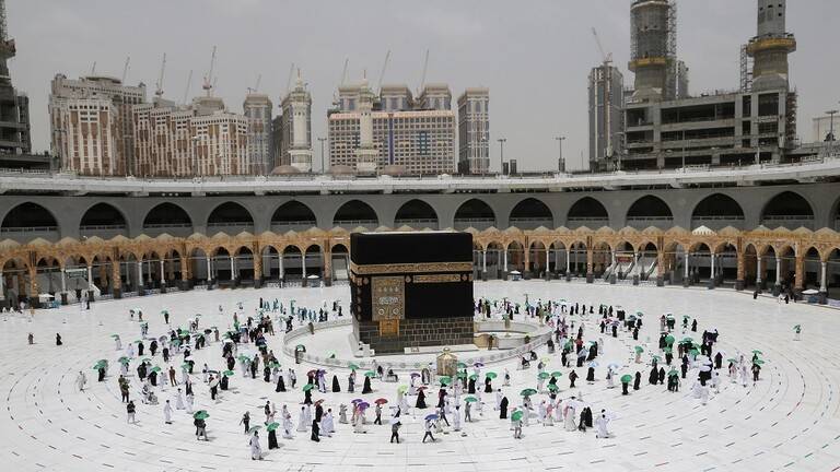 مصر.. السياحة تعلّق على عودة العمرة للسعودية دون المصريين
