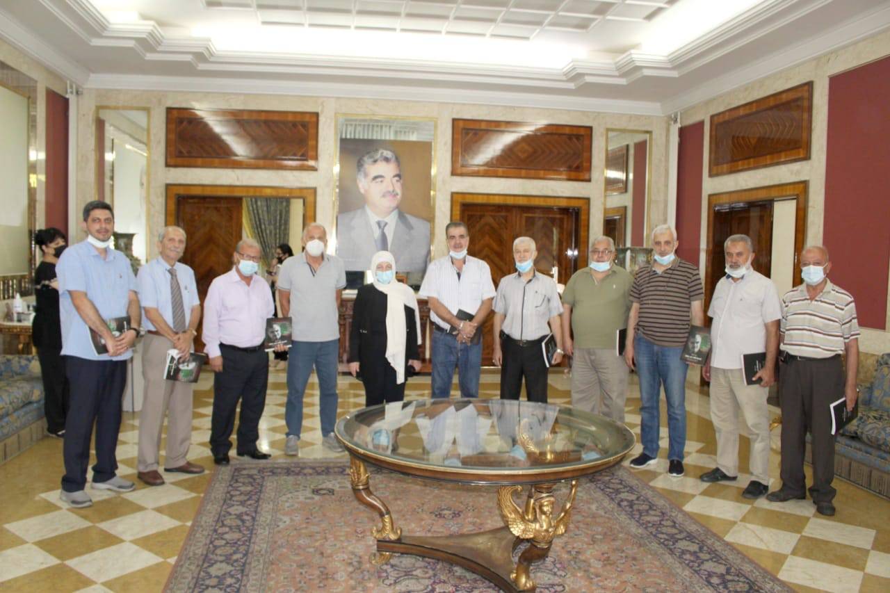 بهية الحريري تستنكر التعرض لباعة التين