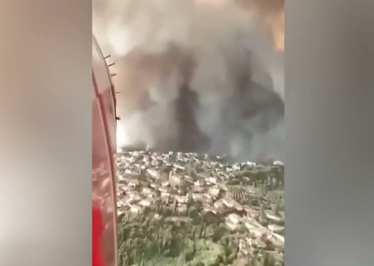 فيديو من داخل طائرة برمائية روسية أثناء مشاركتها في مكافحة الحريق قرب جبل أولمبيا التاريخي