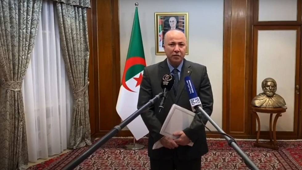 الحكومة الجزائرية: نجري اتصالات لاستئجار طائرات إخماد الحرائق