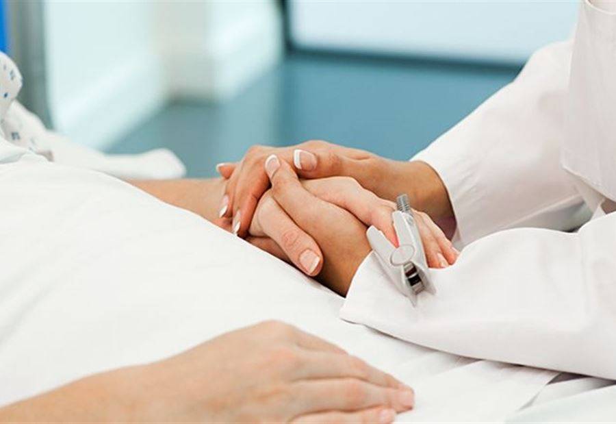 انقطاع الأدوية عن مرضى السرطان... رئيس قسم أمراض الدم والسرطان في AUH يحذر