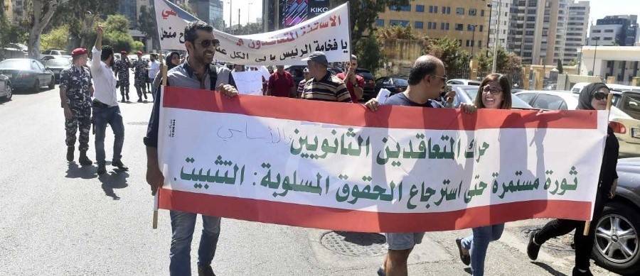 المتعاقدون: من يوقف المستقبل العلمي لا يكون معلماً