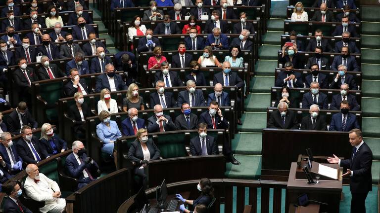 البرلمان البولندي يقرّ قانونا يمنع إعادة ممتلكات اليهود الذين قتلوا في الهولوكوست إلى ذويهم