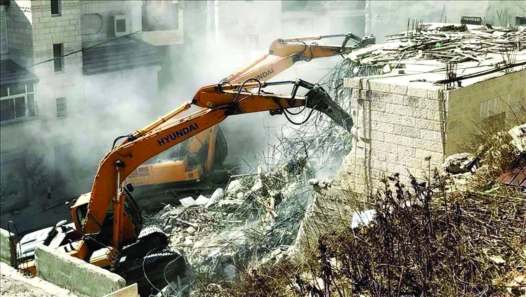 قوات الاحتلال تواصل هدم منازل الفلسطينيين في القدس والضفة الغربية