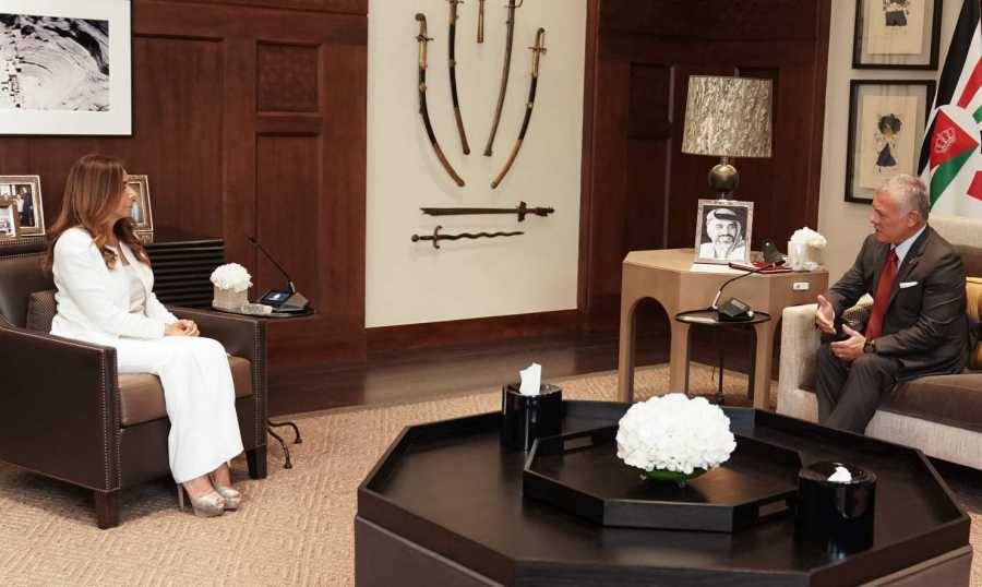 ملك الأردن استقبل عكر: لنقل المصابين في تليل الى الأردن للعلاج