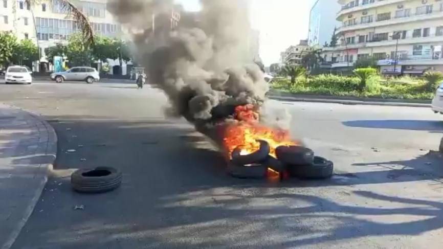 قطع الطريق عند ساحة النجمة في صيدا