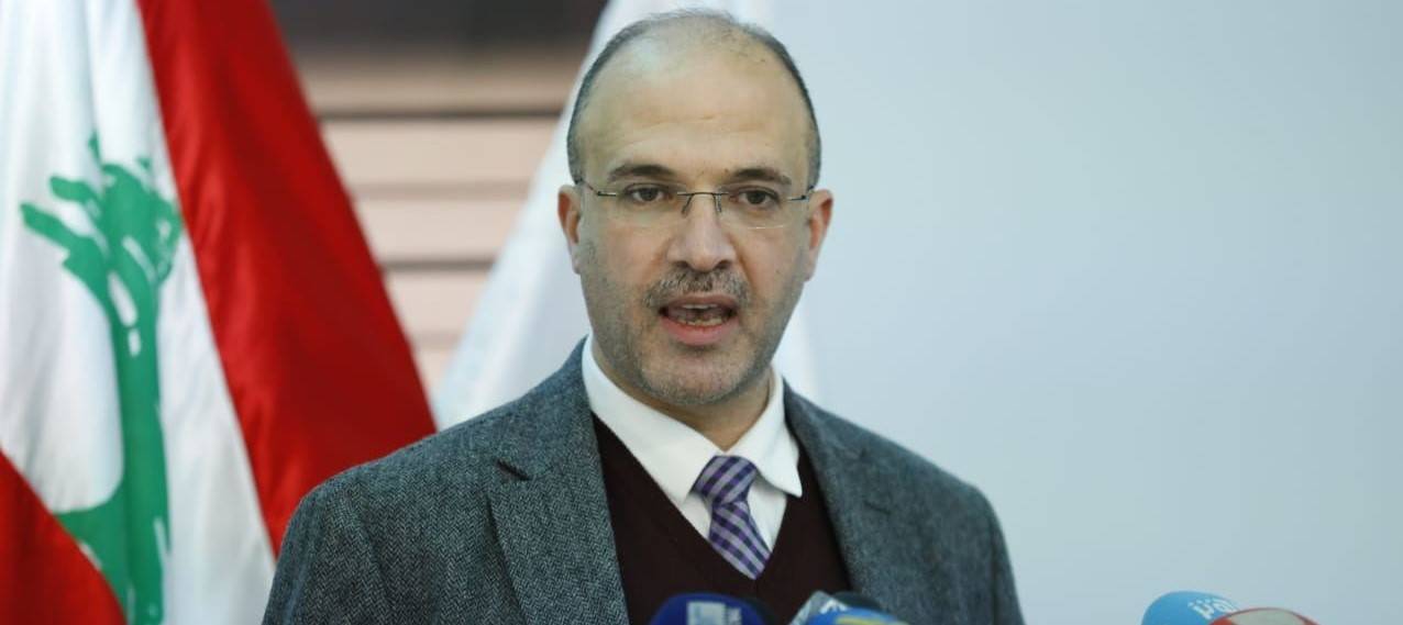 حسن يترأس اجتماعاً طارئاً في وزارة الصحة