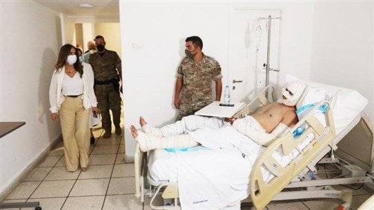 جولة تفقدية لعكر على مصابي إنفجار عكار