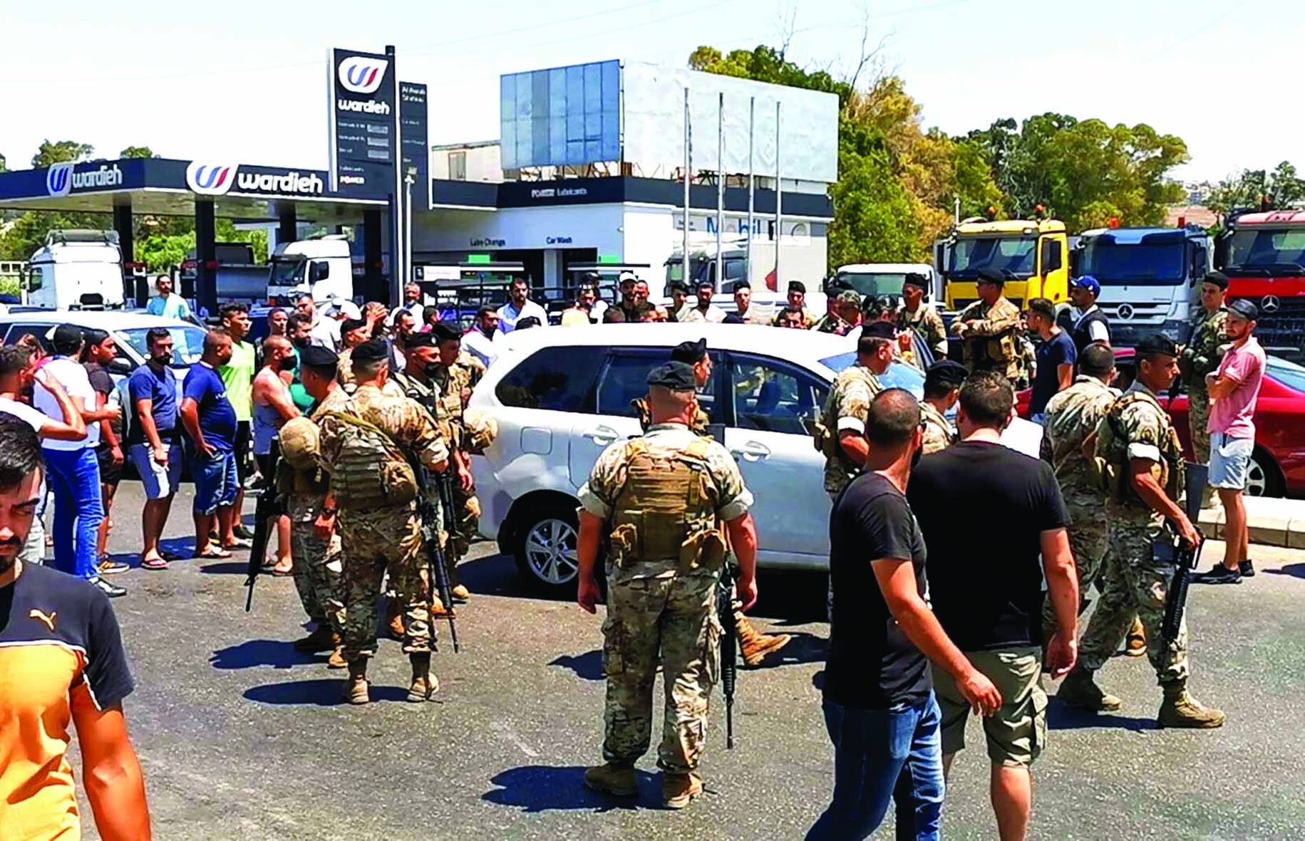 لبنان بات سجنا كبيرا لمواطنيه والغضب الشعبي آتٍ لا محال
البطاقة التمويلية فرصة لاسعاف الناس: هل تتلقف السلطة مساعدة صندوق النقد ام تهدرها؟