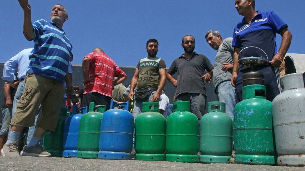 رفع الدعم يضغط على التأليف وينسف الإيجابيات «المصطنعة»