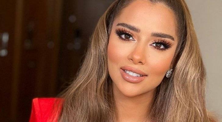 بلقيس فتحي تفاجئ الجمهور بتمثال شمعي لها