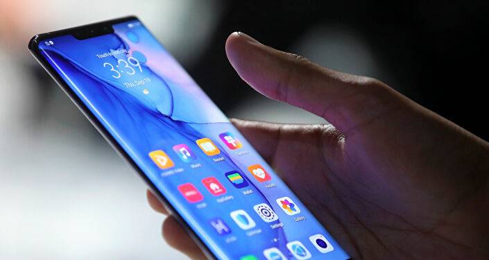 "هواوي" تتحدى العقوبات الأمريكية وتتعهد بالعودة إلى عرش الهواتف الذكية