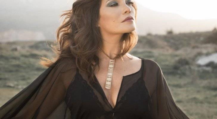 ندى أبو فرحات تطلق حملة مساعدات خيرية