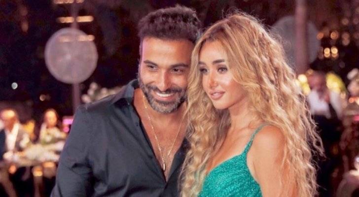 بالصورة- هنا الزاهد تشبّه زوجها أحمد فهمي بـ"القرد"