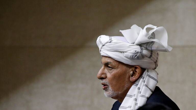 وزير الدفاع في الحكومة الأفغانية المنهارة يدعو "الإنتربول" إلى اعتقال غني