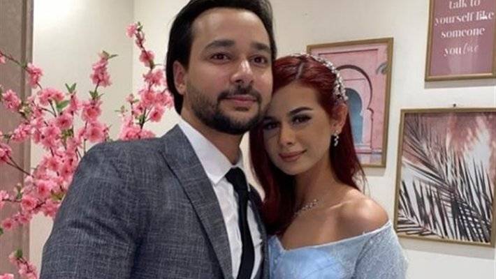 منة عرفة تستعد للإحتفال بزفافها
