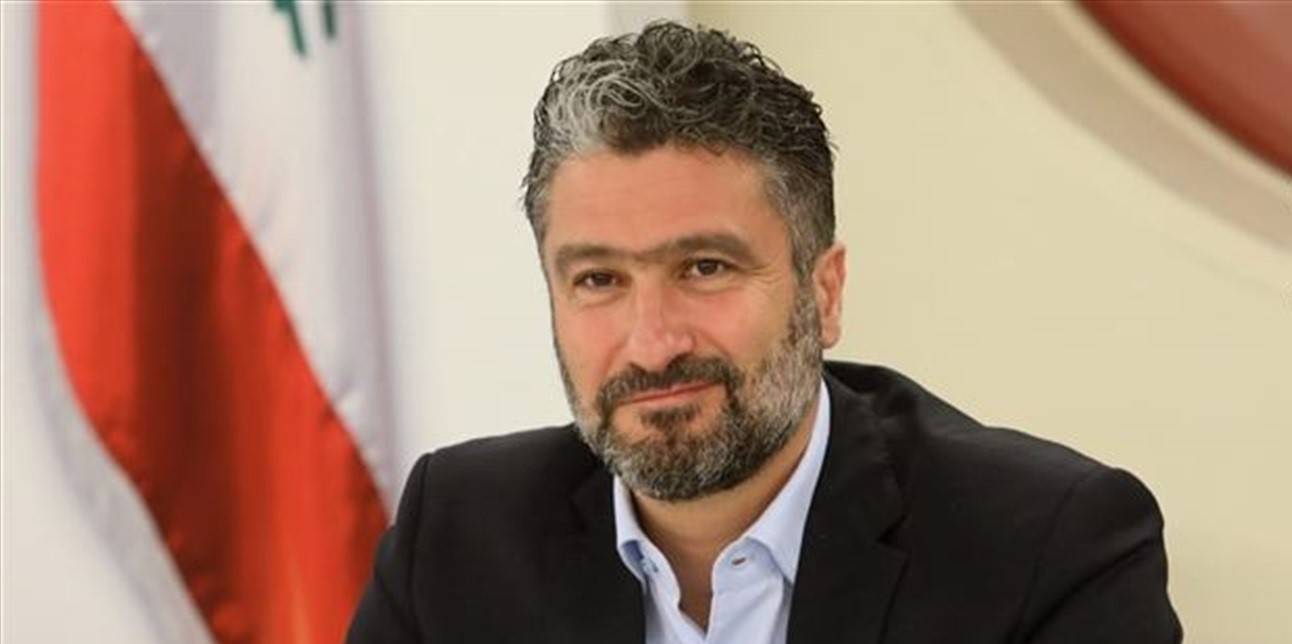 المعلوف: إمش وراء ضميرك وتمسّك بمبادئك