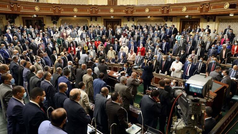 ما سبب الخلافات بين أعضاء حزب "الوفد" المصري؟
