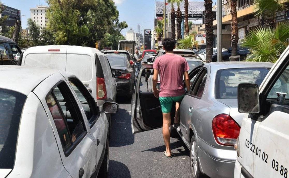 طوابير البنزين الى حلحلة… ولكن!