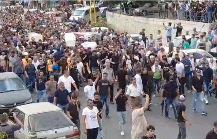 عكار المفجوعة مُتشحة بالسواد ..واستشهاد جندي آخر من ضحايا محرقة التليل
تشييع مُؤثر للشهداء...ومنع النواب والقوى السياسية من المشاركة