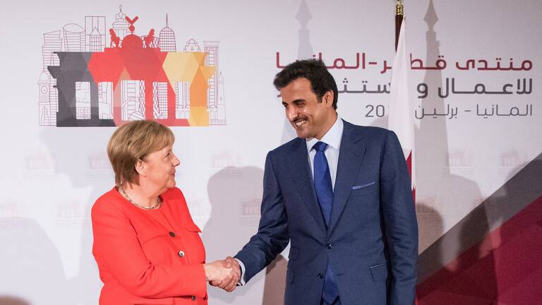 ميركل وأمير قطر يبحثان هاتفيا آخر التطورات في أفغانستان