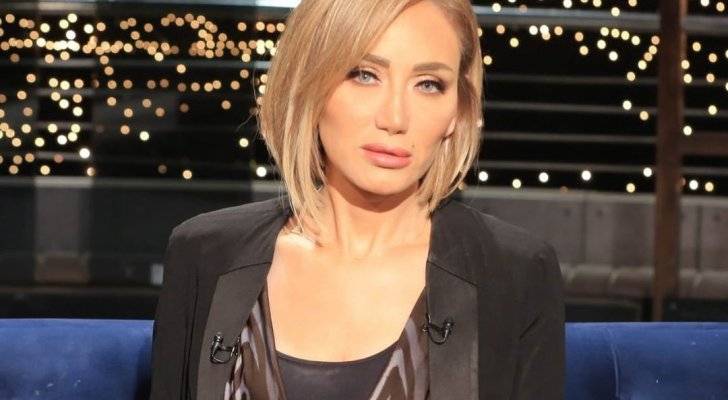 ريهام سعيد تضع رأسها على كتف إبنتها وتعتذر لسبب صادم