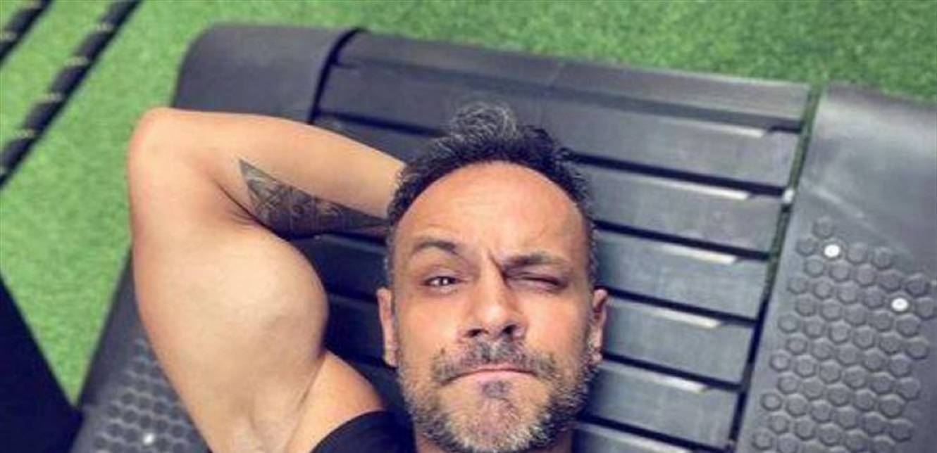 محمد عطية ينهي جدال إنفصاله عن خطيبته (صورة)