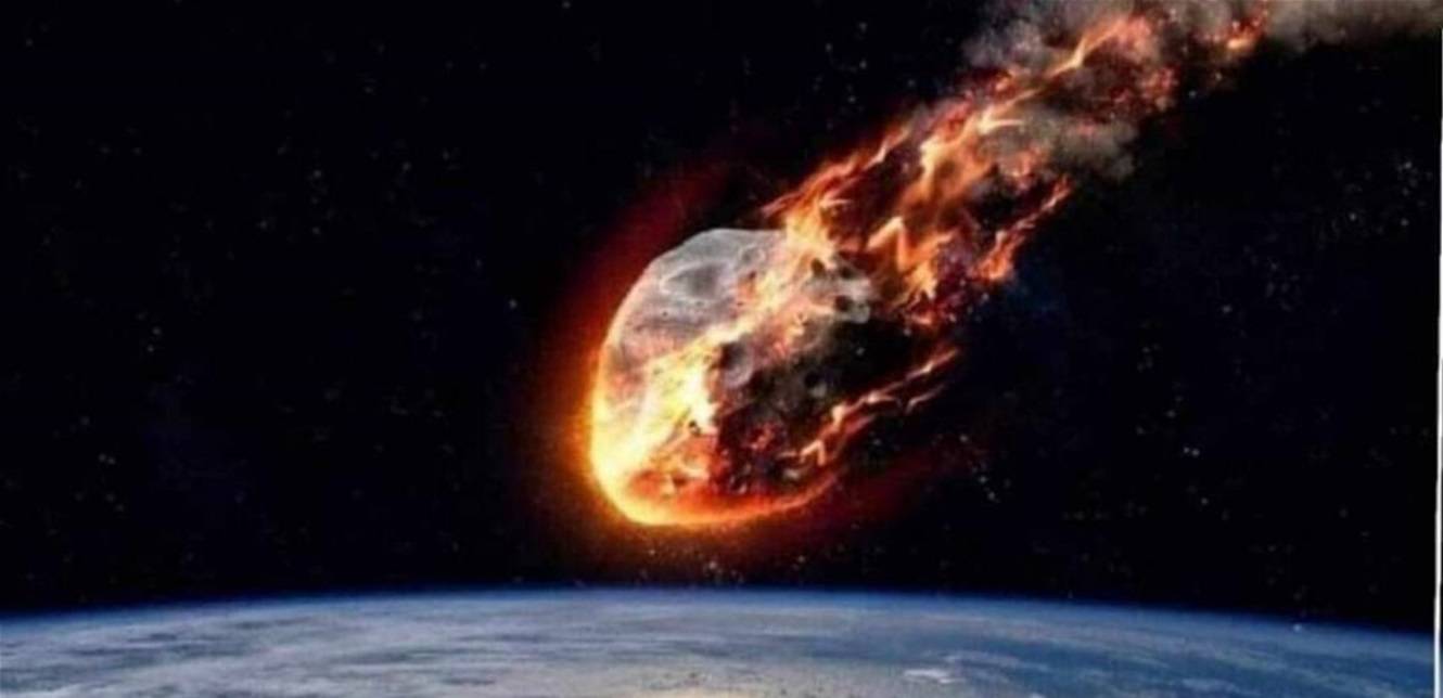 بسرعة 25 ألف كلم/ بالساعة... صخرة عملاقة تسافر نحو الارض فهل نحن في خطر؟