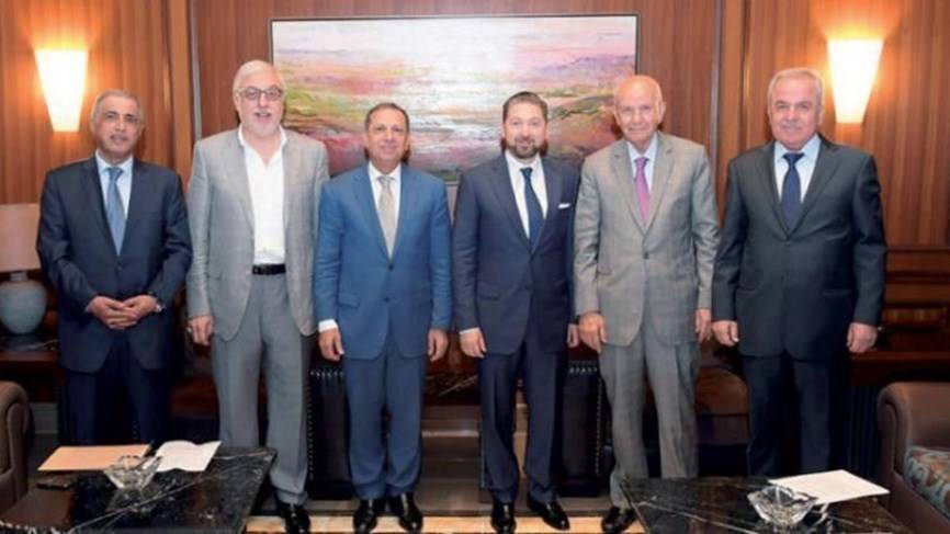 اللقاء التشاوري: بيطار ارتكب مخالفة دستورية