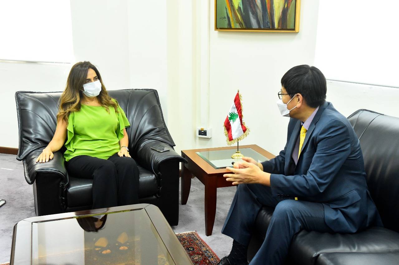عكر التقت سفير كوريا الجنوبية وعرضت وآلان دويل عمل بعثة مراقبة الهدنة