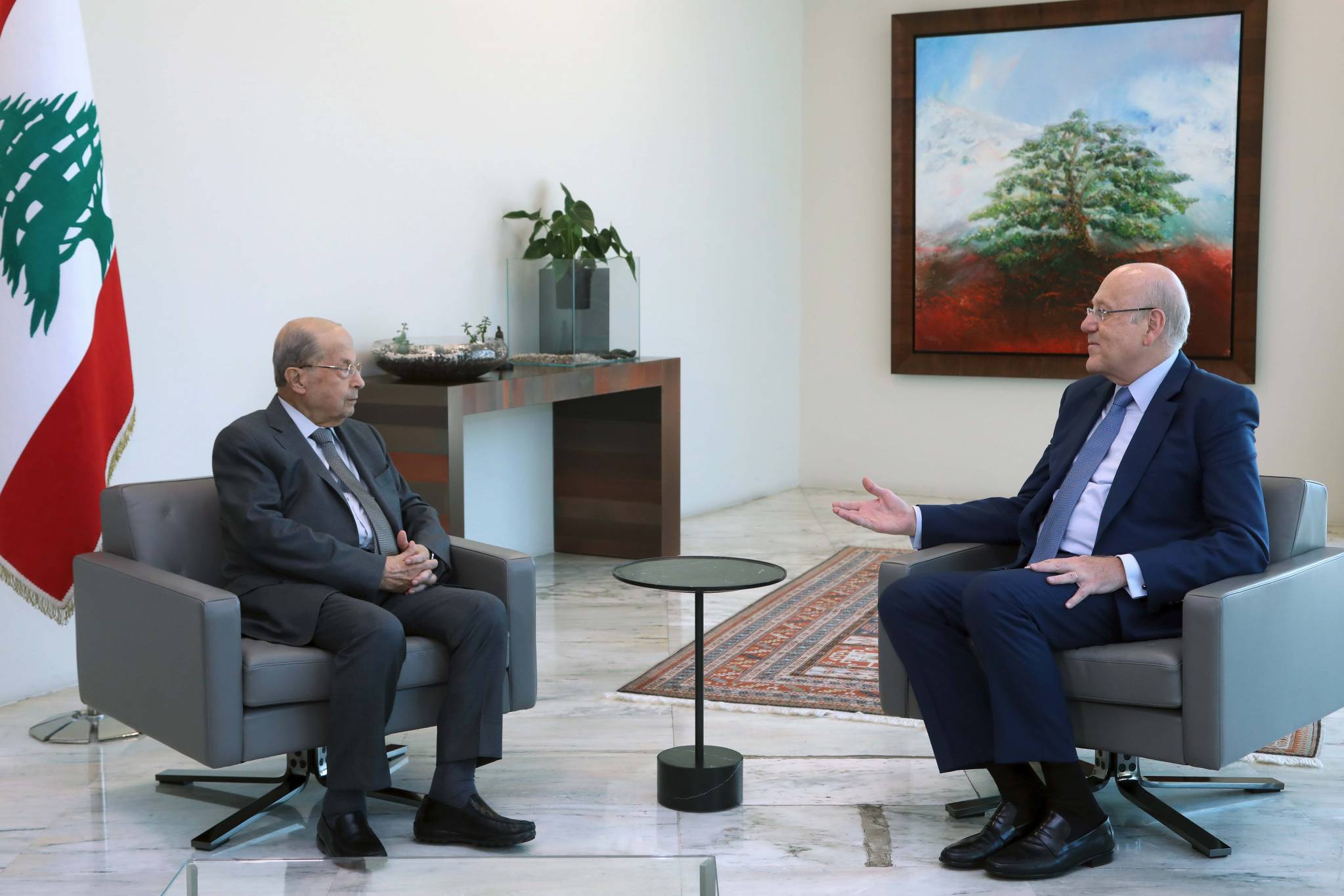 الضغوطات الأوروبية مُستمرّة والخشية من «الثلث المعطّل» لا تزال تُعطّل التشكيل