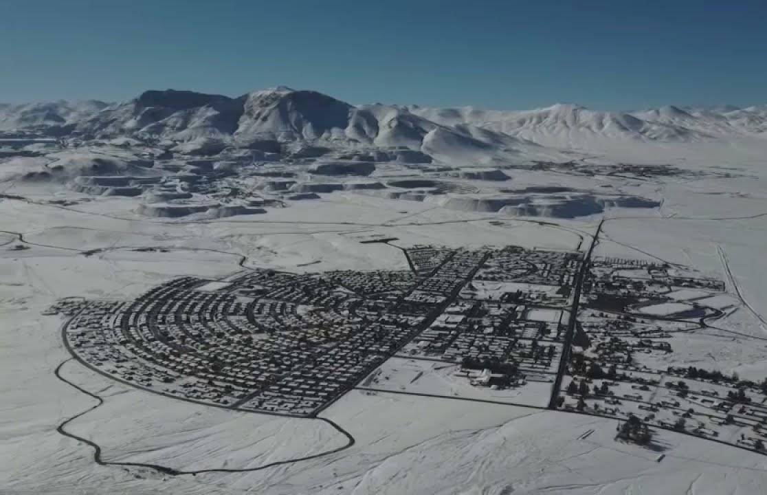 في مشهد نادر.. تساقط الثلوج في صحراء أتاكاما في تشيلي