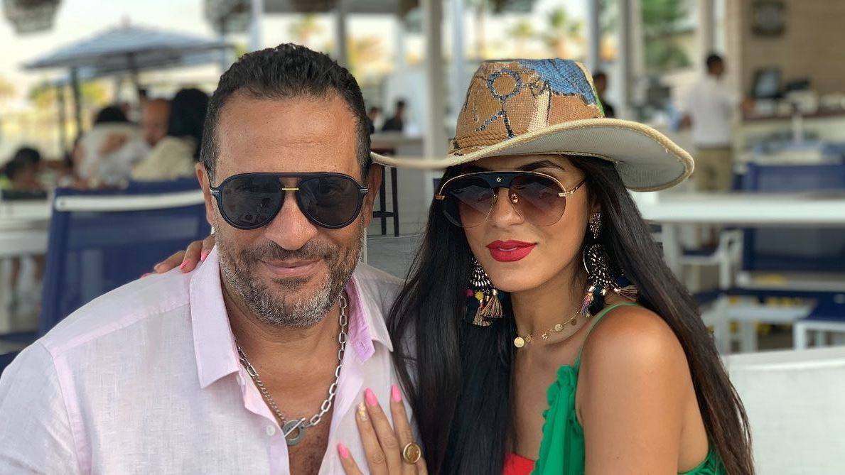 ماجد المصري يفاجئ زوجته في عيد ميلادها