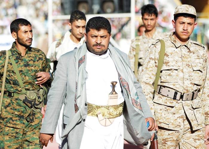 الحوثي يدعو واشنطن والرياض إلى الانسحاب من اليمن