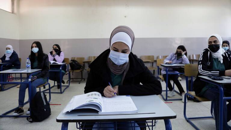 طلاب الأردن يعودون الى مدارسهم