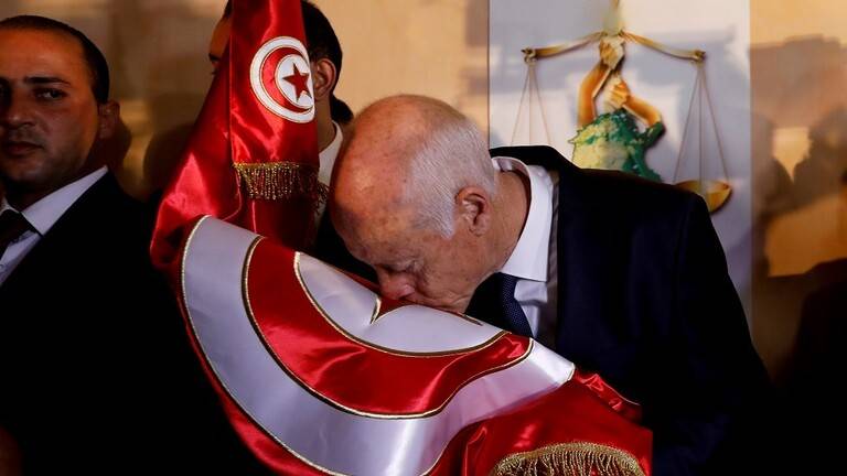 سعيّد يتهم أطرافا محدّدة بالسعي لجلب المرتزقة من الخارج