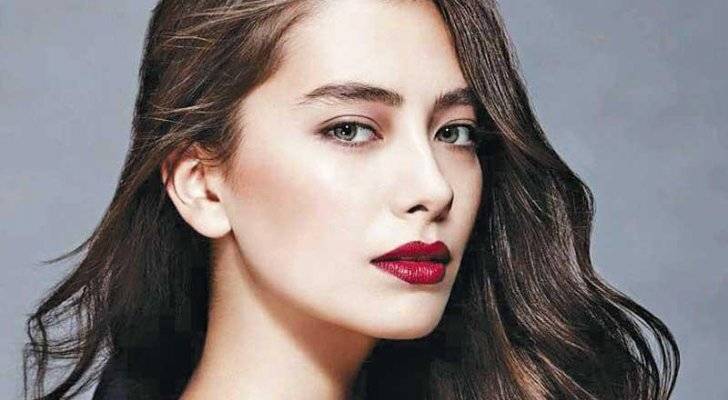 بعد قبلة زوجها لزميلته..تصرف لافت لنسليهان اتاغول